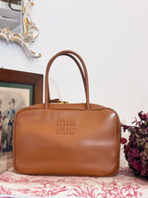 Load image into Gallery viewer, Borsa Beau Miu Miu