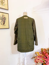 Load image into Gallery viewer, Costume size down jacket - One size