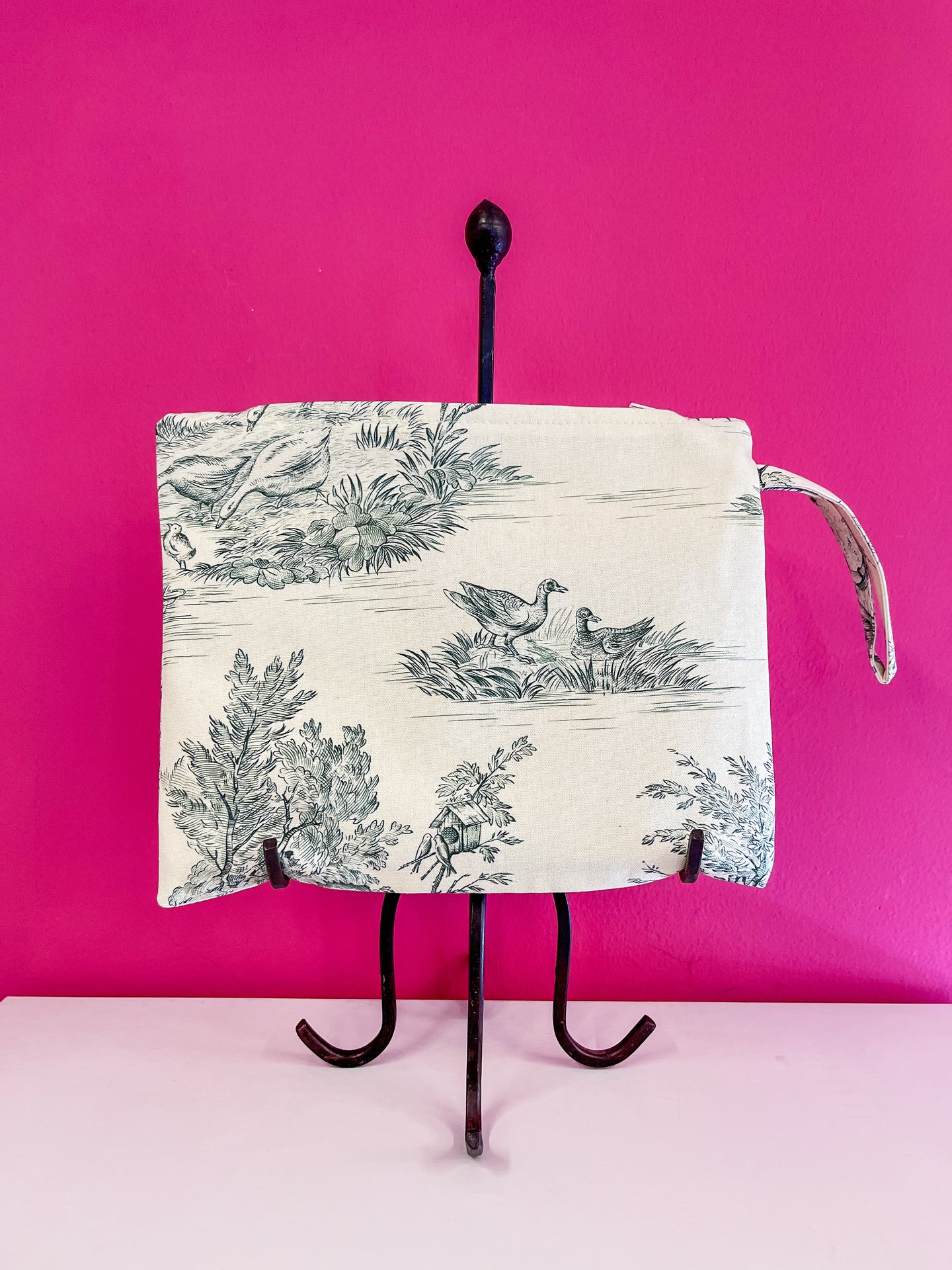 Toile de Jouy clutch bag green