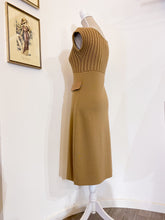 Load image into Gallery viewer, Knitted dress - Size 40