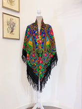 Load image into Gallery viewer, Vintage shawl