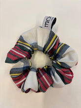 Load image into Gallery viewer, Silk flower hair elastic