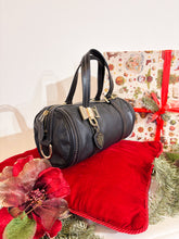 Carica l'immagine nel visualizzatore di Gallery, Borsa papillon nera