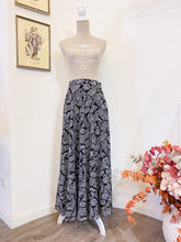 Load image into Gallery viewer, Paris skirt - Size 44