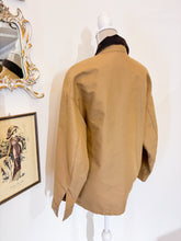Load image into Gallery viewer, Giacca Prada in Re-Nylon canvas cammello, oversize - Taglia 38