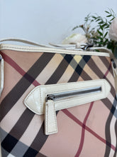Carica l'immagine nel visualizzatore di Gallery, Borsa postina Burberry