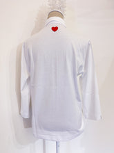 Load image into Gallery viewer, Giulia white - Knitted shirt - Heart button