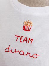 Load image into Gallery viewer, Tshirt ricamata a mano