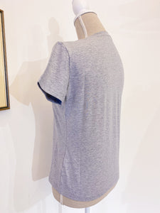 Gray Flora Tshirt - Slim - White heart button