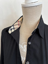 Carica l'immagine nel visualizzatore di Gallery, Camicia Burberry - Taglia XS