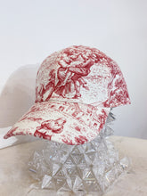 Load image into Gallery viewer, PREORDER -Cappellino sartoriale Toile de Jouy rosso/rosa