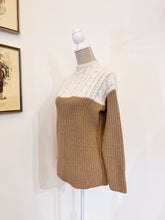 Load image into Gallery viewer, Cable sweater - Size M