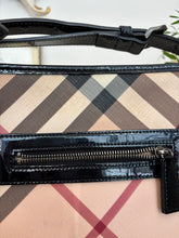 Carica l'immagine nel visualizzatore di Gallery, Borsa postina Burberry