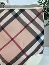 Carica l'immagine nel visualizzatore di Gallery, Borsa postina Burberry