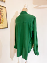 Carica l&#39;immagine nel visualizzatore di Gallery, Camicia over seta verdone