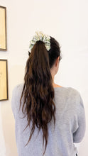 Carica l&#39;immagine nel visualizzatore di Gallery, Elastico per capelli Toile de Jouy