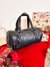 Carica l'immagine nel visualizzatore di Gallery, Borsa papillon nera