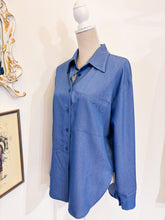Carica l'immagine nel visualizzatore di Gallery, Camicia over denim