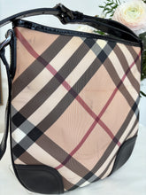 Carica l'immagine nel visualizzatore di Gallery, Borsa postina Burberry