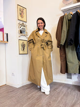 Carica l'immagine nel visualizzatore di Gallery, Trench over cachi