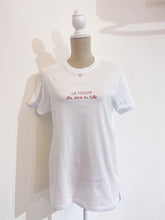 Load image into Gallery viewer, Tshirt ricamata a mano