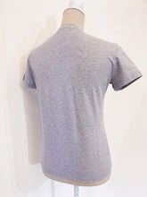 Load image into Gallery viewer, Gray Flora Tshirt - Slim - White heart button