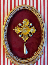 Carica l'immagine nel visualizzatore di Gallery, Spilla vintage pendente