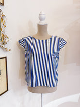 Carica l'immagine nel visualizzatore di Gallery, Maglia righe  - Taglia unica