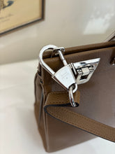 Load image into Gallery viewer, Borsa Gucci Zumi cammello
