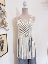 Carica l'immagine nel visualizzatore di Gallery, Top macrame frange