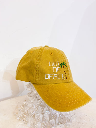 Cappellino baseball: Out of Office.