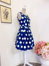 Load image into Gallery viewer, Polka dot dress - Size M/L