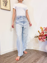 Load image into Gallery viewer, Balloon Jeans - Size 29