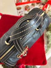 Carica l'immagine nel visualizzatore di Gallery, Borsa papillon nera