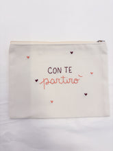 Carica l'immagine nel visualizzatore di Gallery, Pochette ricamata a mano