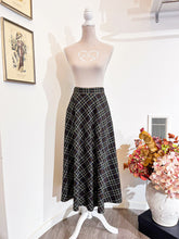 Carica l&#39;immagine nel visualizzatore di Gallery, Gonna Scozzese Limited edition - Tg S