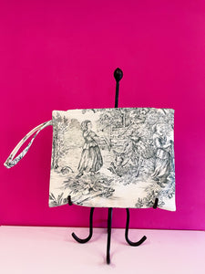 Toile de Jouy clutch bag green