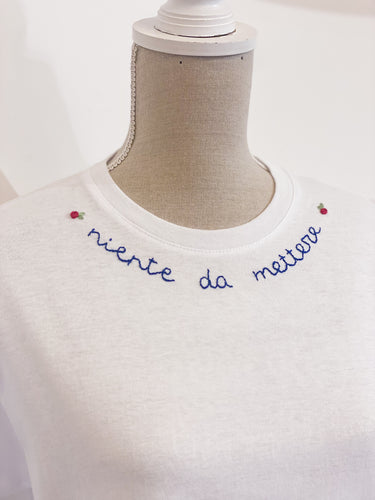 Tshirt ricamata a mano