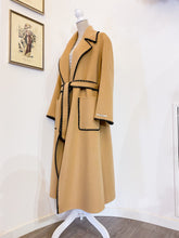 Carica l'immagine nel visualizzatore di Gallery, Cappotto double ricamo -
