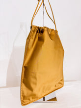 Load image into Gallery viewer, Pouch Prada seta