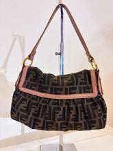 Carica l'immagine nel visualizzatore di Gallery, Fendi Chef monogram