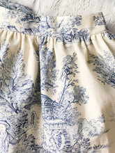 Carica l&#39;immagine nel visualizzatore di Gallery, Minigonna - Toile de Jouy azzurro - Taglia 38
