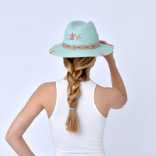 Load image into Gallery viewer, Cappello “love”