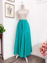 Load image into Gallery viewer, Double full circle skirt - Size 38/40