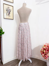 Load image into Gallery viewer, Petal skirt - Size 46