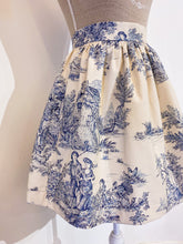 Carica l&#39;immagine nel visualizzatore di Gallery, Minigonna - Toile de Jouy azzurro - Taglia 38