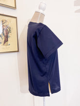 Carica l&#39;immagine nel visualizzatore di Gallery, Tshirt Michela blu - Over- Ricamo cuore collo