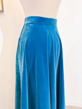 Load image into Gallery viewer, Velvet skirt - Size 46 