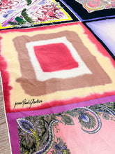 Carica l&#39;immagine nel visualizzatore di Gallery, Foulard - Vintage - 130 • 113 cm