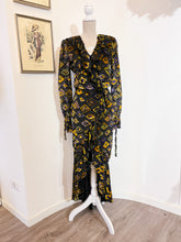 Load image into Gallery viewer, Velvet dress - Size 40